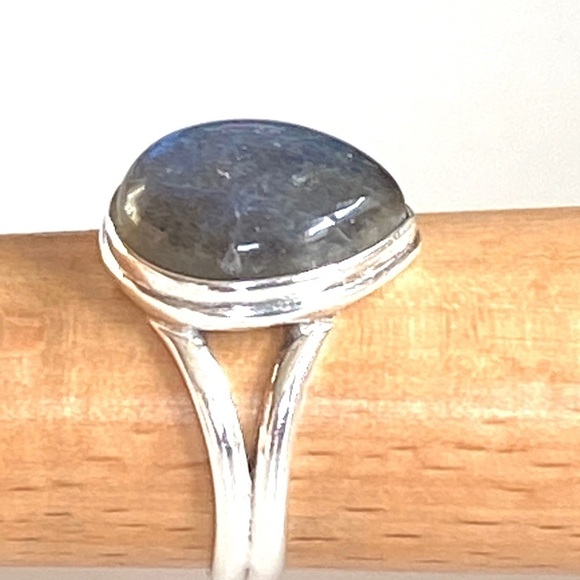 Labradorite Sterling 925 Ring Size 9 Artisan Flaw chip on the side - Picture 3 of 16